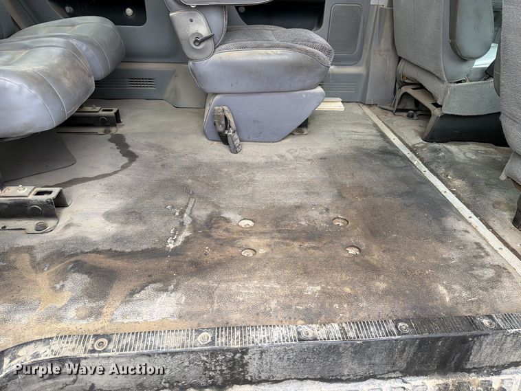 image for item FH6468 2010 Ford E350 van