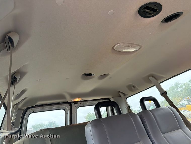 image for item FH6468 2010 Ford E350 van