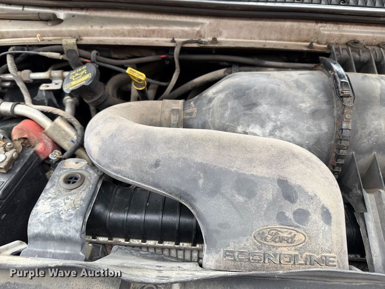 image for item FH6468 2010 Ford E350 van