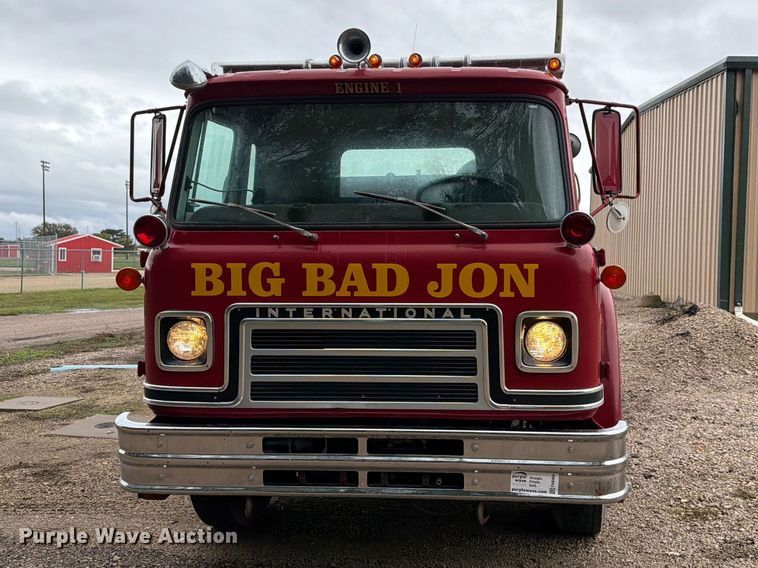 image for item FH6469 1979 International Harvester Cargostar 1950 B pumper fire truck