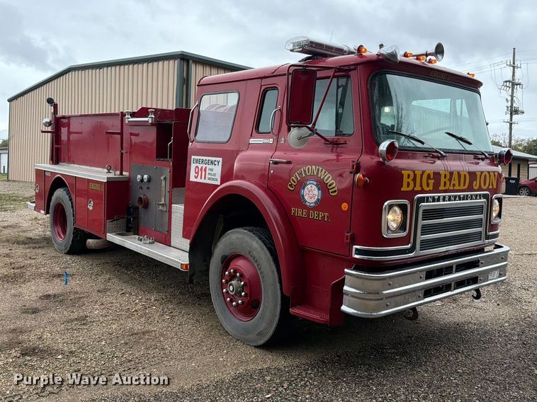 image for item FH6469 1979 International Harvester Cargostar 1950 B pumper fire truck