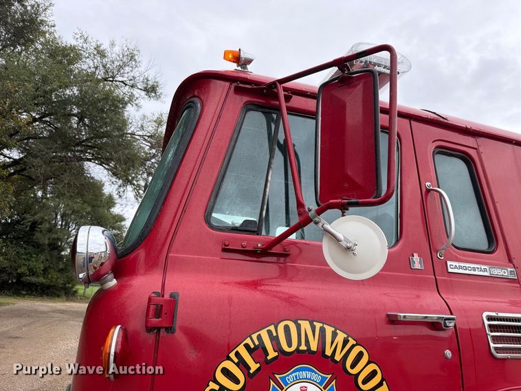 image for item FH6469 1979 International Harvester Cargostar 1950 B pumper fire truck