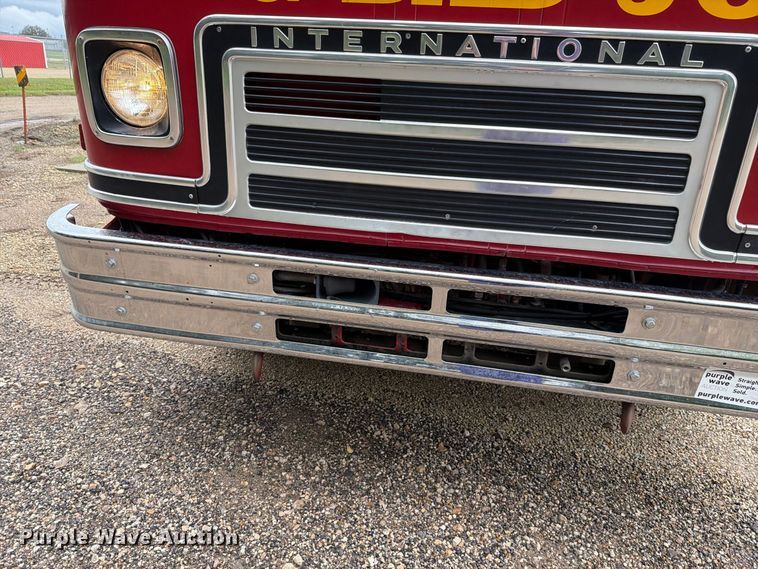 image for item FH6469 1979 International Harvester Cargostar 1950 B pumper fire truck