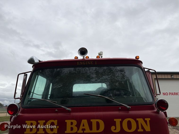 image for item FH6469 1979 International Harvester Cargostar 1950 B pumper fire truck