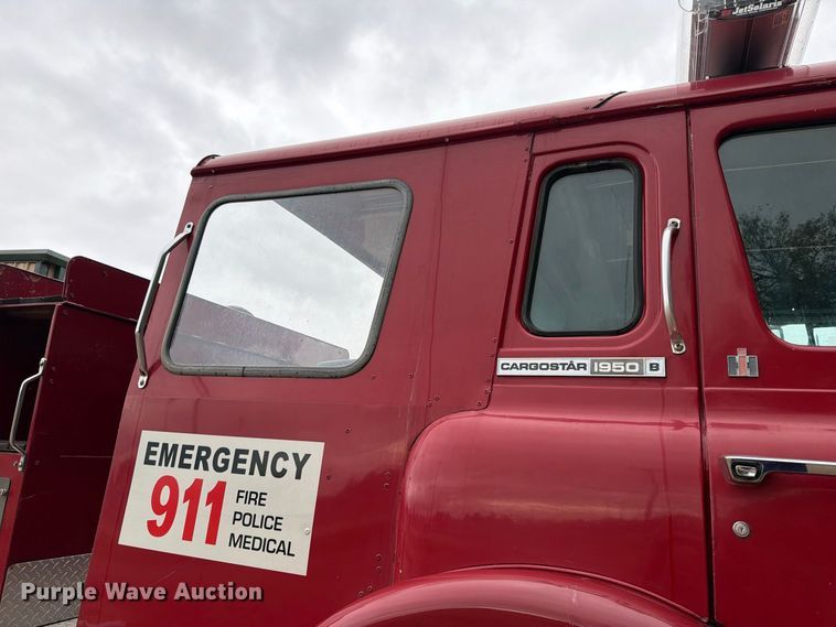 image for item FH6469 1979 International Harvester Cargostar 1950 B pumper fire truck