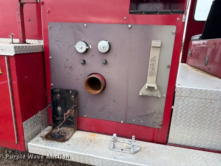 image for item FH6469 1979 International Harvester Cargostar 1950 B pumper fire truck
