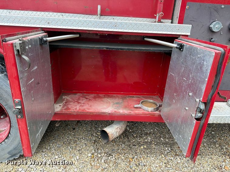 image for item FH6469 1979 International Harvester Cargostar 1950 B pumper fire truck
