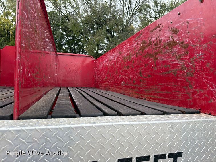 image for item FH6469 1979 International Harvester Cargostar 1950 B pumper fire truck