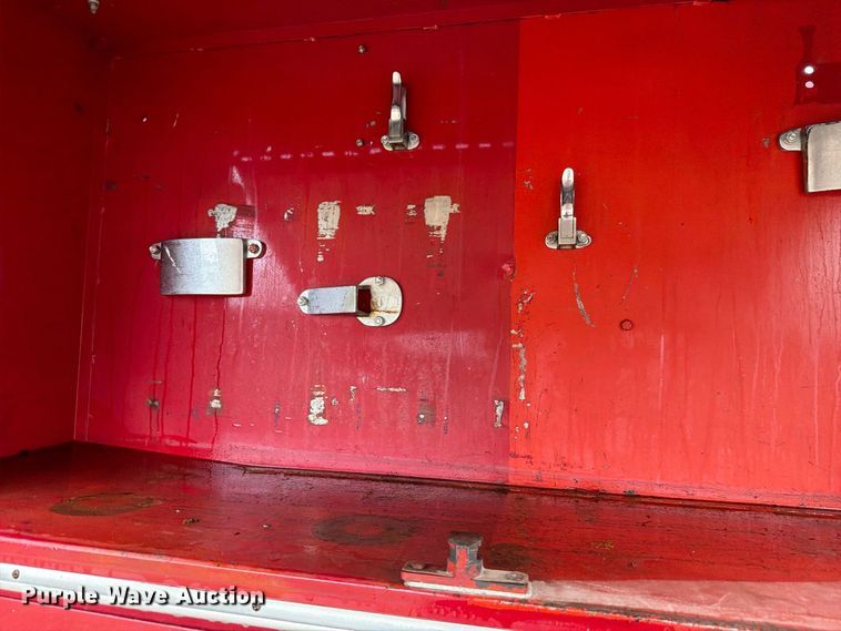 image for item FH6469 1979 International Harvester Cargostar 1950 B pumper fire truck