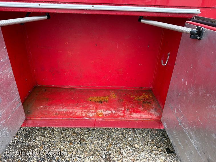 image for item FH6469 1979 International Harvester Cargostar 1950 B pumper fire truck