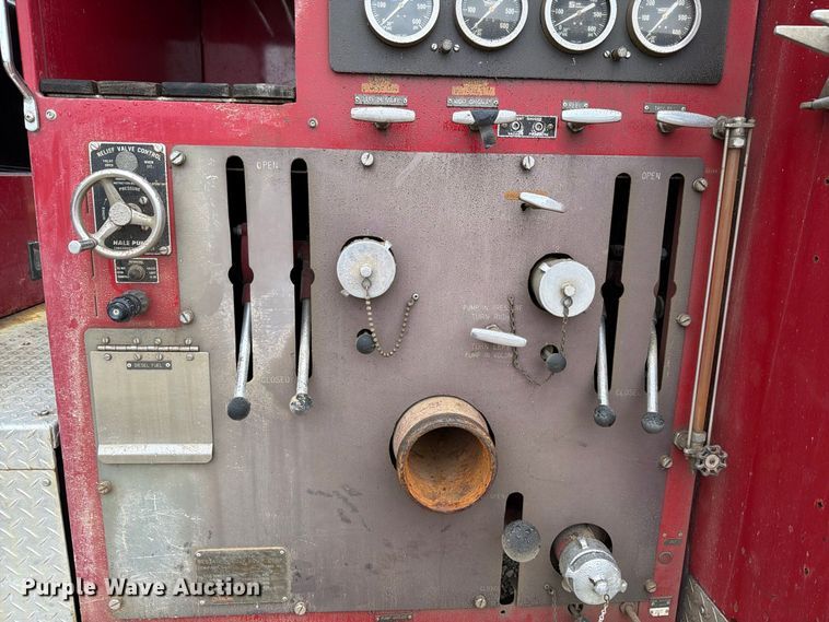 image for item FH6469 1979 International Harvester Cargostar 1950 B pumper fire truck