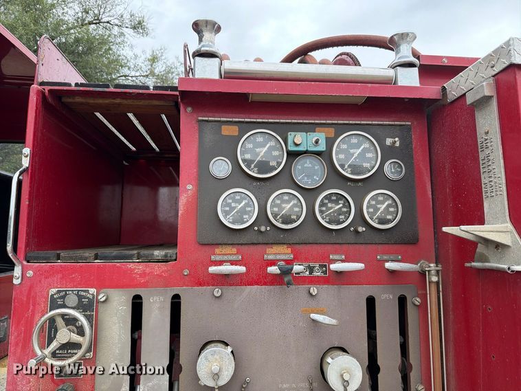 image for item FH6469 1979 International Harvester Cargostar 1950 B pumper fire truck