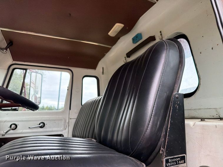 image for item FH6469 1979 International Harvester Cargostar 1950 B pumper fire truck