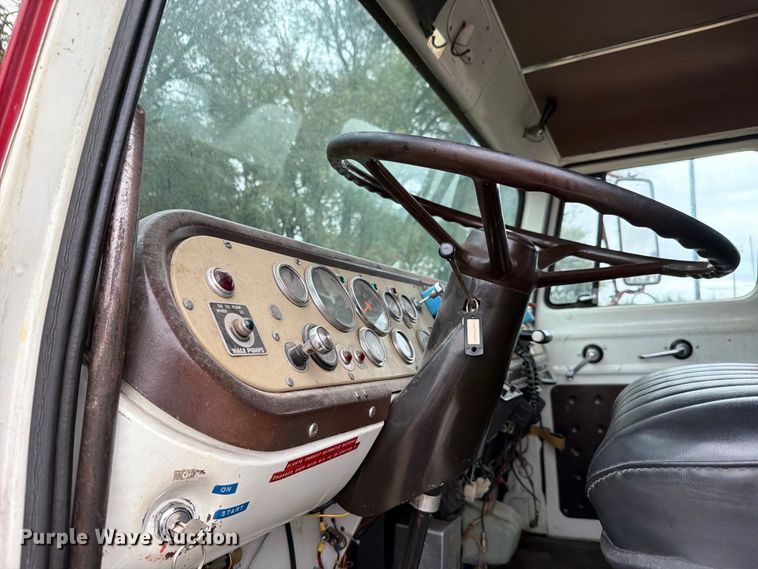 image for item FH6469 1979 International Harvester Cargostar 1950 B pumper fire truck