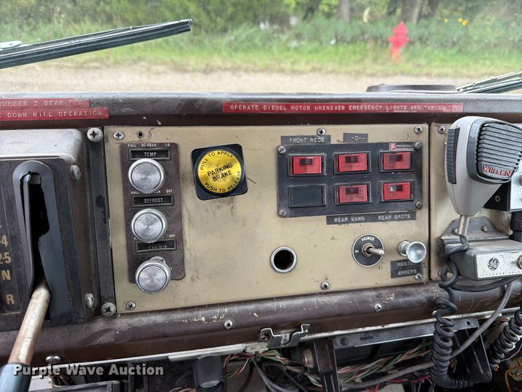 image for item FH6469 1979 International Harvester Cargostar 1950 B pumper fire truck