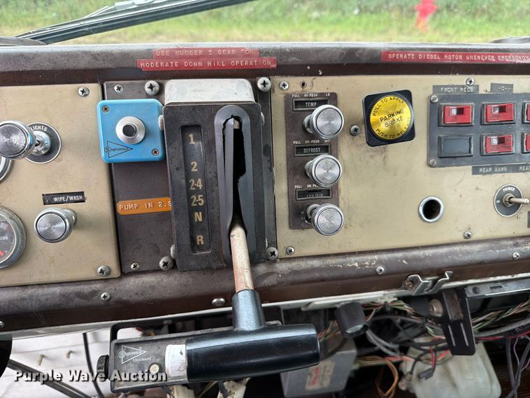 image for item FH6469 1979 International Harvester Cargostar 1950 B pumper fire truck