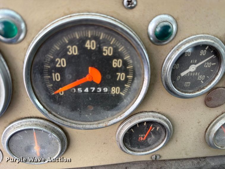 image for item FH6469 1979 International Harvester Cargostar 1950 B pumper fire truck