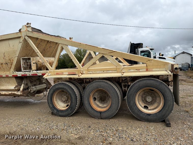 image for item FH6470 1997 Ranco bottom dump trailer
