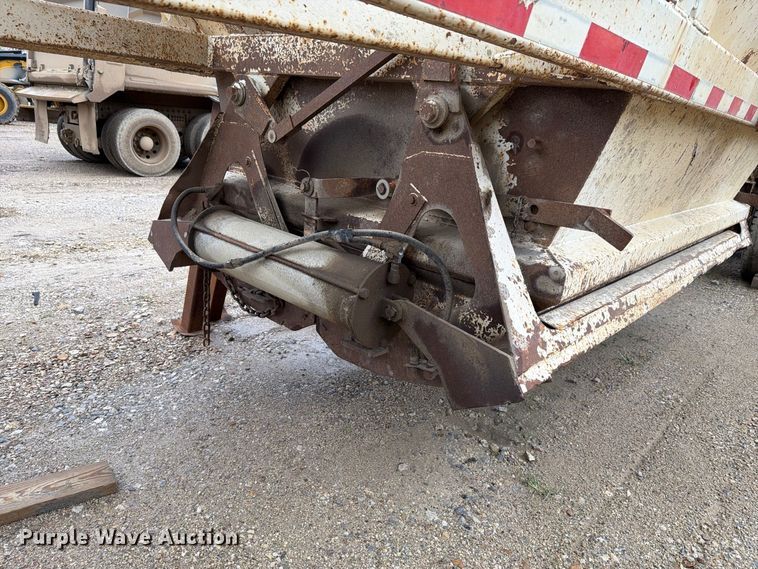 image for item FH6470 1997 Ranco bottom dump trailer