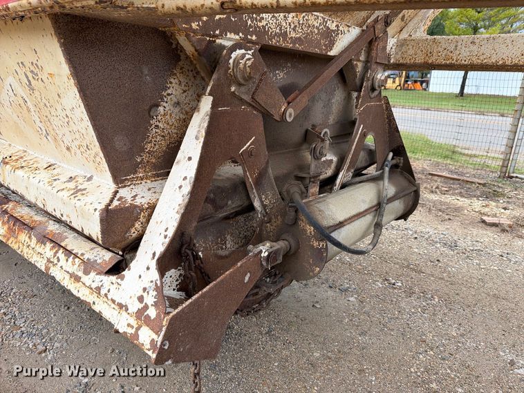 image for item FH6470 1997 Ranco bottom dump trailer