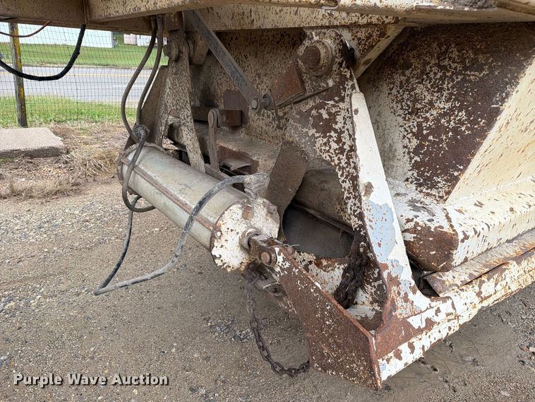 image for item FH6470 1997 Ranco bottom dump trailer
