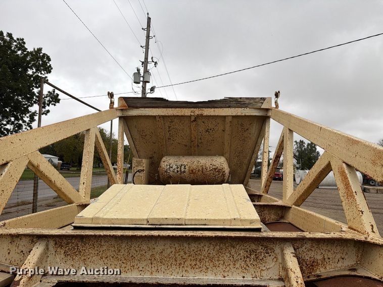 image for item FH6470 1997 Ranco bottom dump trailer