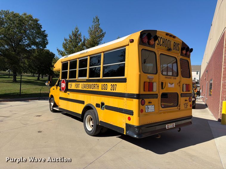 image for item FH6485 2011 Ford E450 school bus