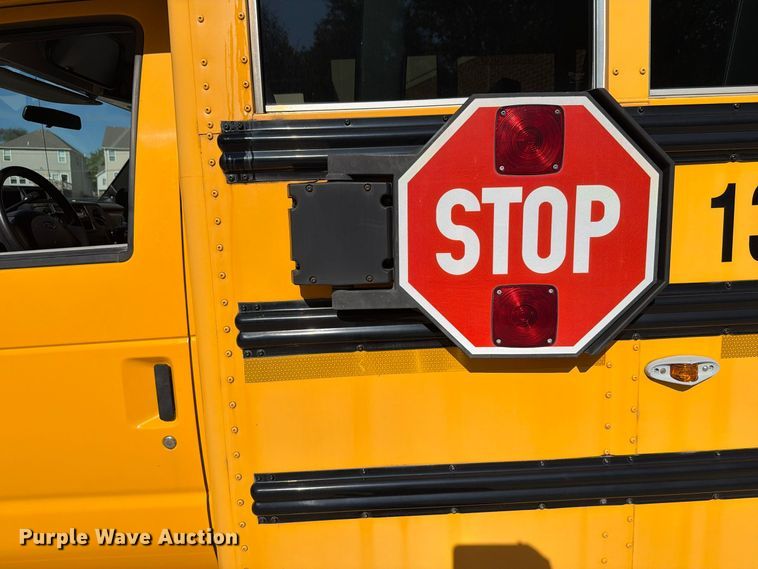 image for item FH6485 2011 Ford E450 school bus