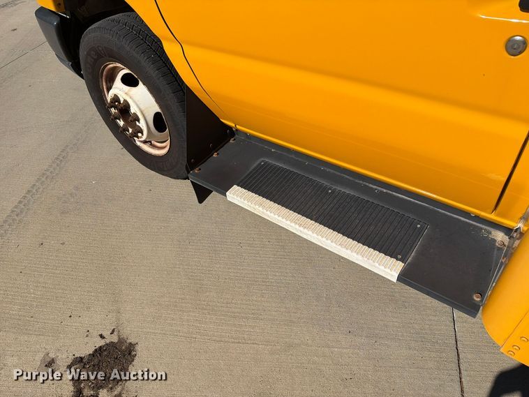 image for item FH6485 2011 Ford E450 school bus
