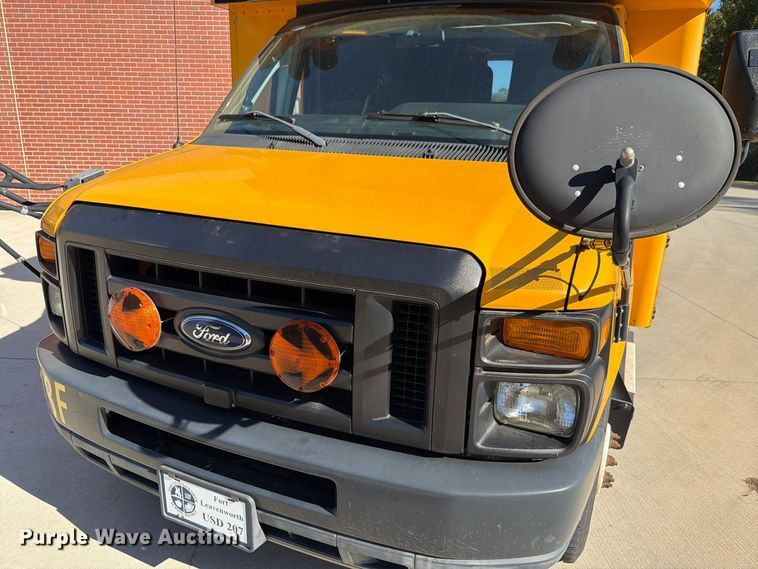 image for item FH6485 2011 Ford E450 school bus