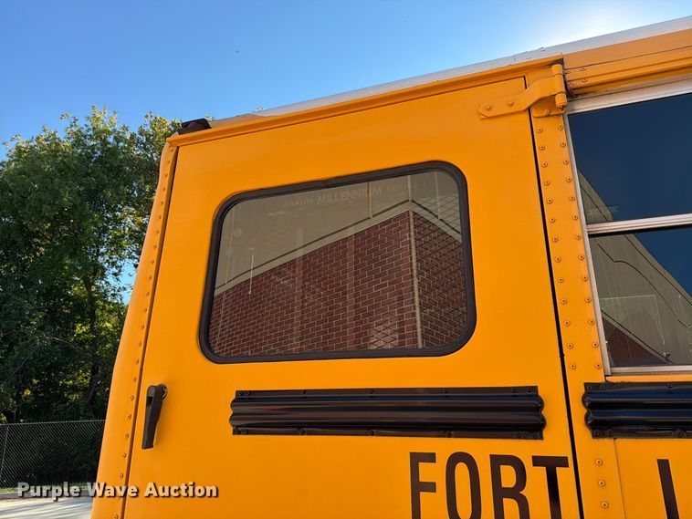 image for item FH6485 2011 Ford E450 school bus