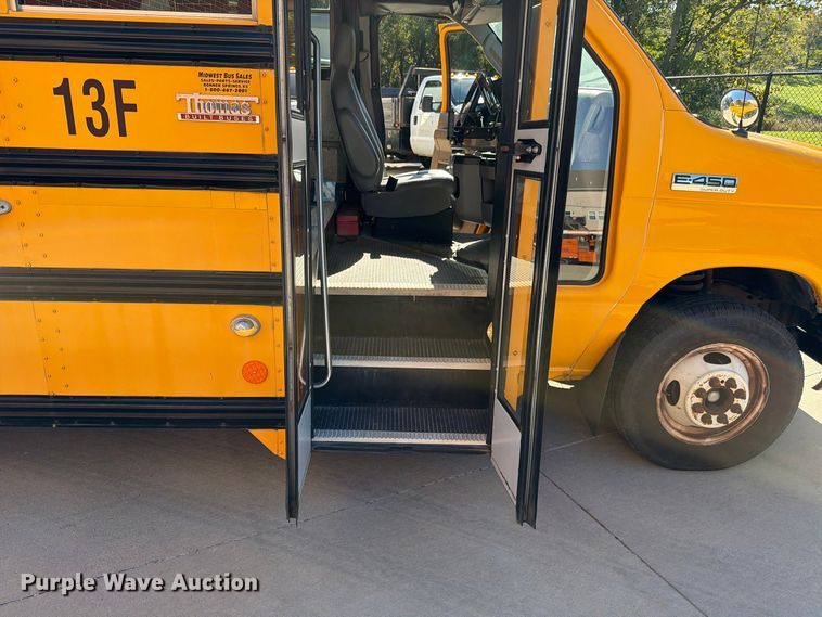 image for item FH6485 2011 Ford E450 school bus