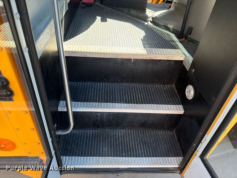 image for item FH6485 2011 Ford E450 school bus