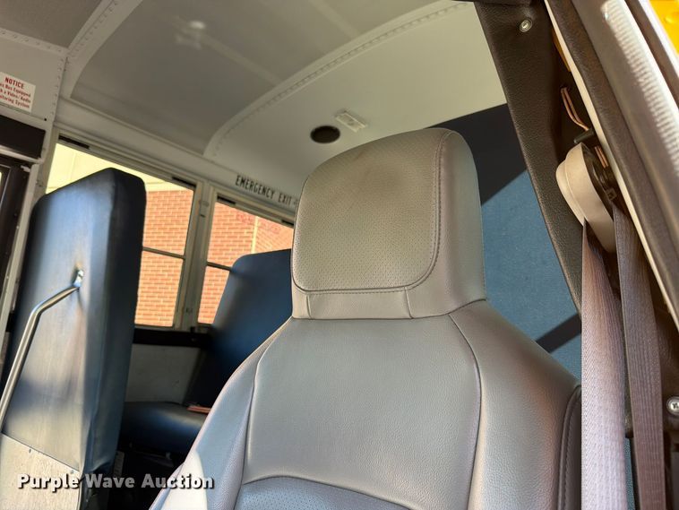 image for item FH6485 2011 Ford E450 school bus