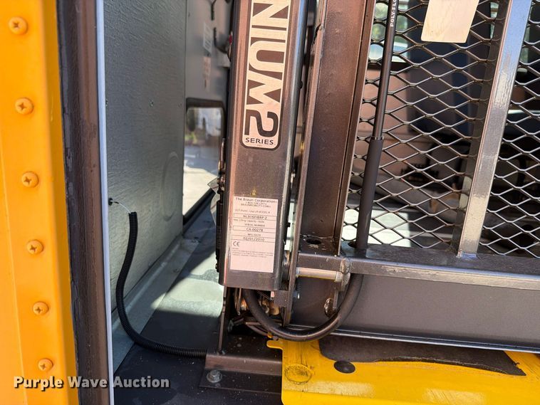 image for item FH6485 2011 Ford E450 school bus