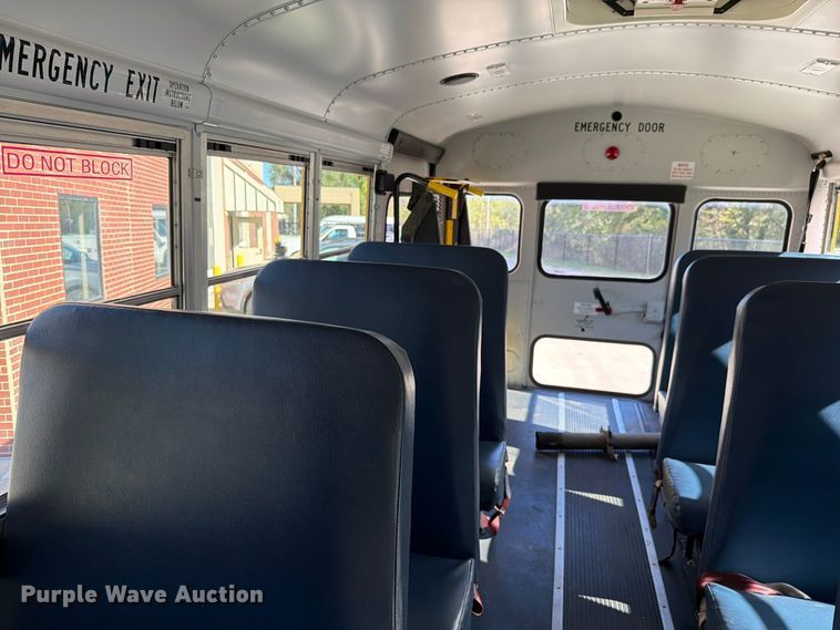 image for item FH6485 2011 Ford E450 school bus