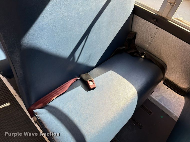 image for item FH6485 2011 Ford E450 school bus