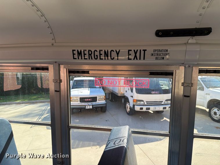 image for item FH6485 2011 Ford E450 school bus