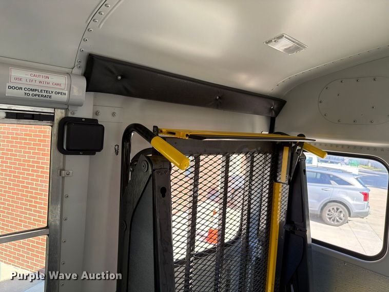 image for item FH6485 2011 Ford E450 school bus