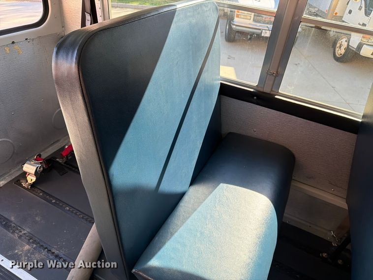 image for item FH6485 2011 Ford E450 school bus