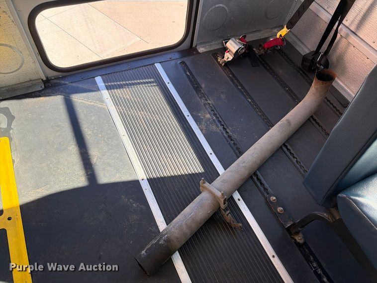 image for item FH6485 2011 Ford E450 school bus