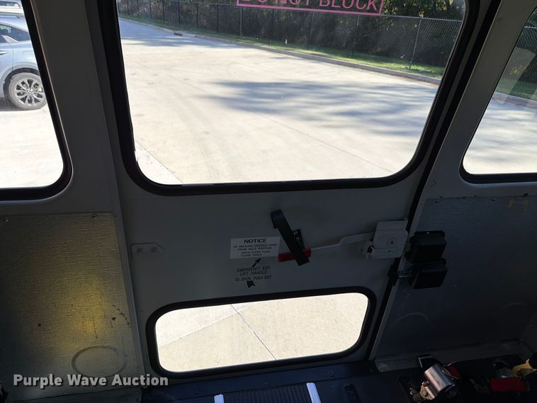 image for item FH6485 2011 Ford E450 school bus
