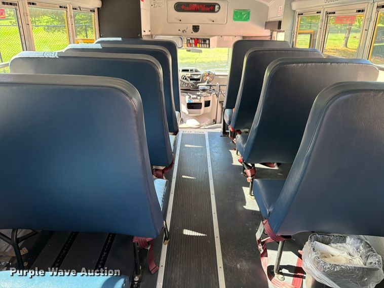 image for item FH6485 2011 Ford E450 school bus