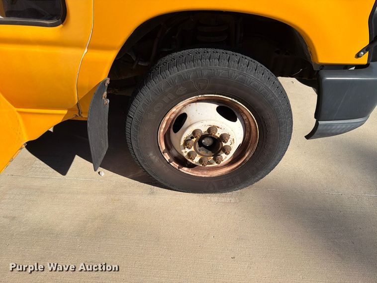 image for item FH6485 2011 Ford E450 school bus