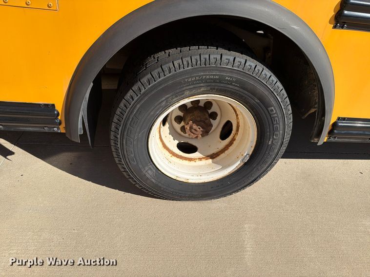 image for item FH6485 2011 Ford E450 school bus