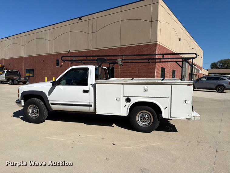 image for item FH6486 2000 GMC Sierra 2500 utility bed pickup truck