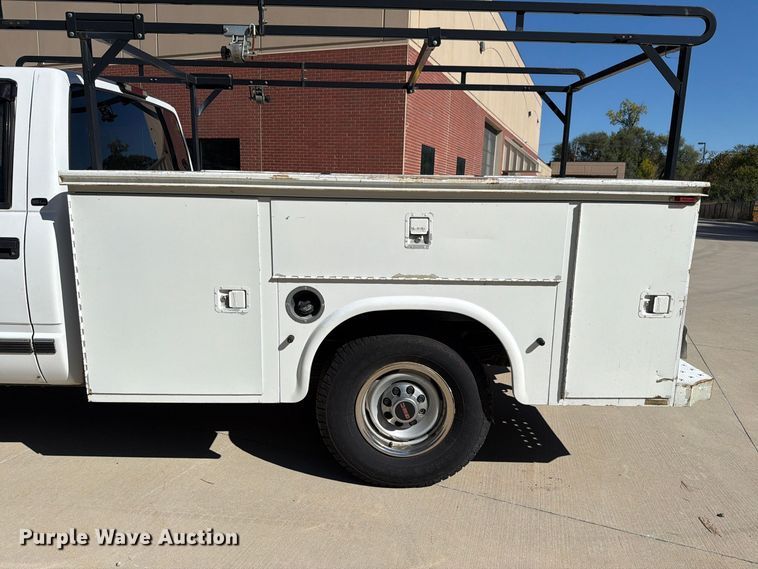 image for item FH6486 2000 GMC Sierra 2500 utility bed pickup truck