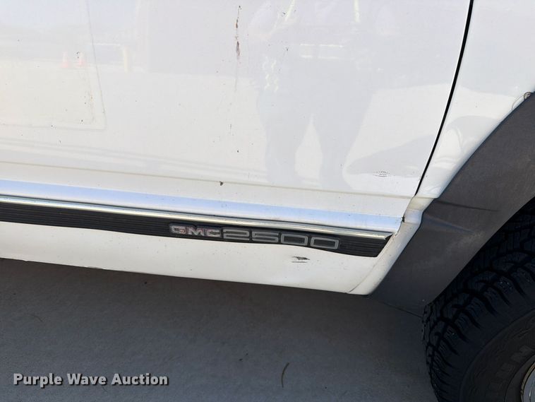 image for item FH6486 2000 GMC Sierra 2500 utility bed pickup truck