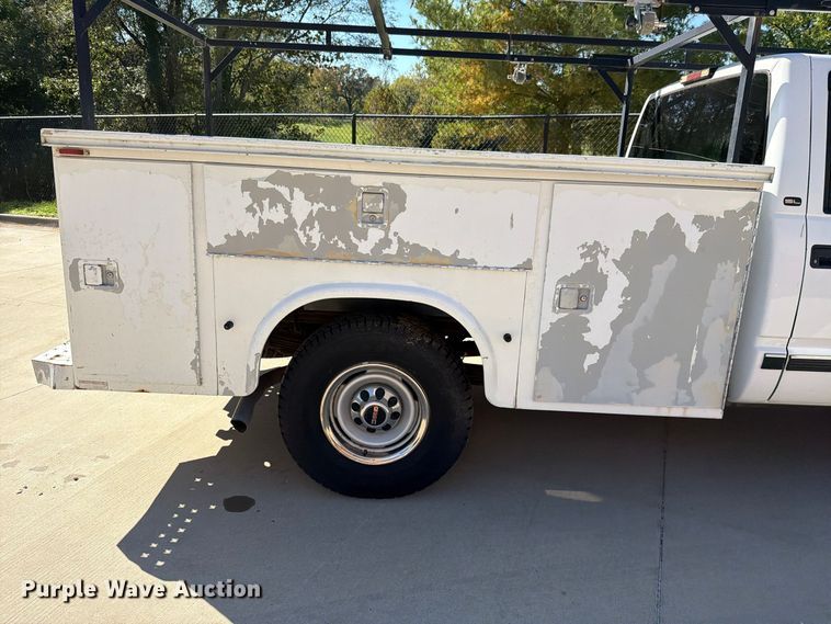 image for item FH6486 2000 GMC Sierra 2500 utility bed pickup truck