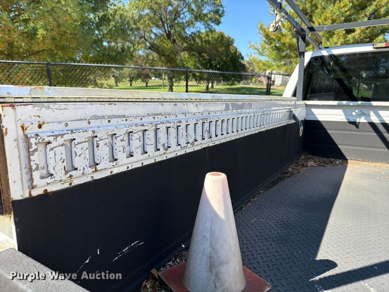 image for item FH6486 2000 GMC Sierra 2500 utility bed pickup truck
